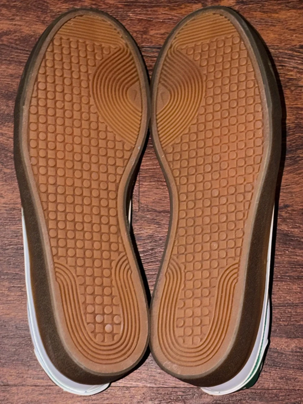 Nike size 10.5 shoes classic